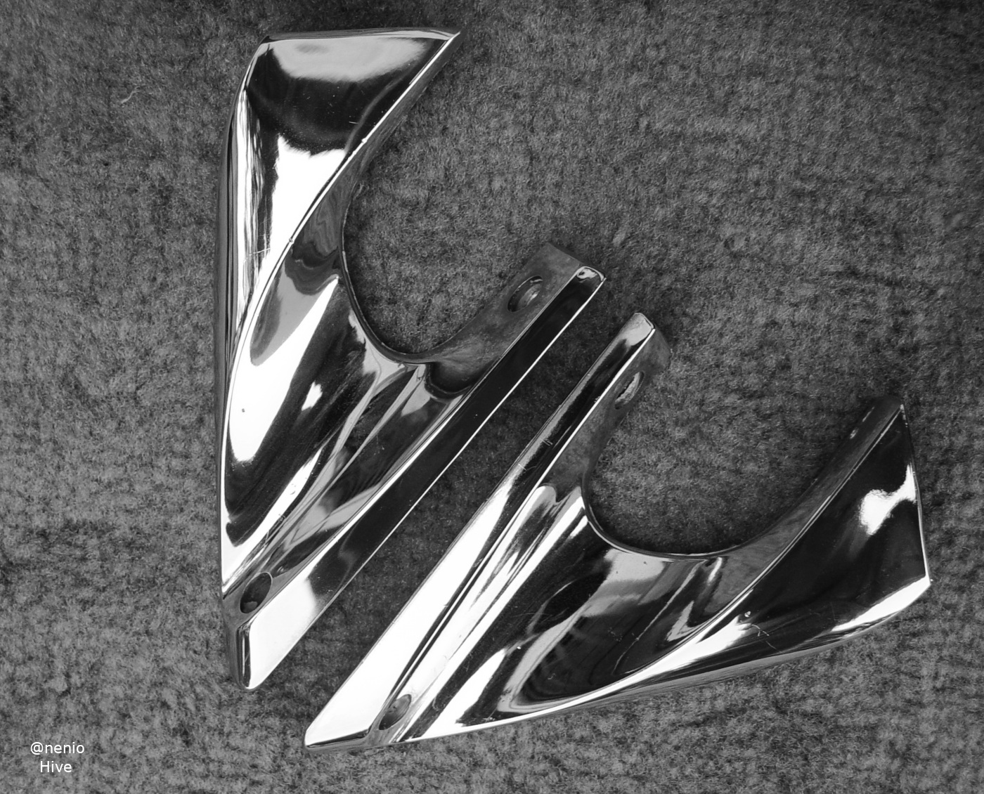 metal-001-bw.JPG