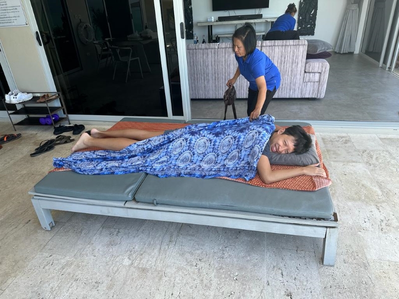 Massage%203.jpg