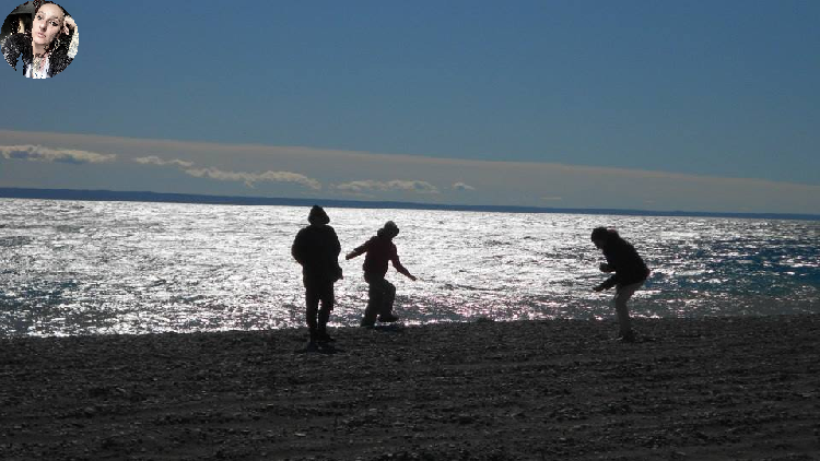 03.-Mis padres y pareja frente al Lago Buenos Aires.png