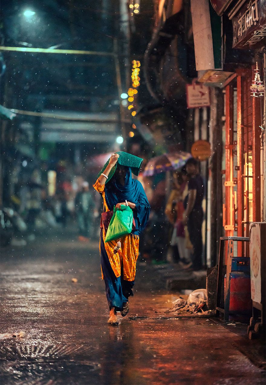 Fotografias capturam a magia das ruas de Dhaka (capital do Bangladesh) na chuva.jpeg