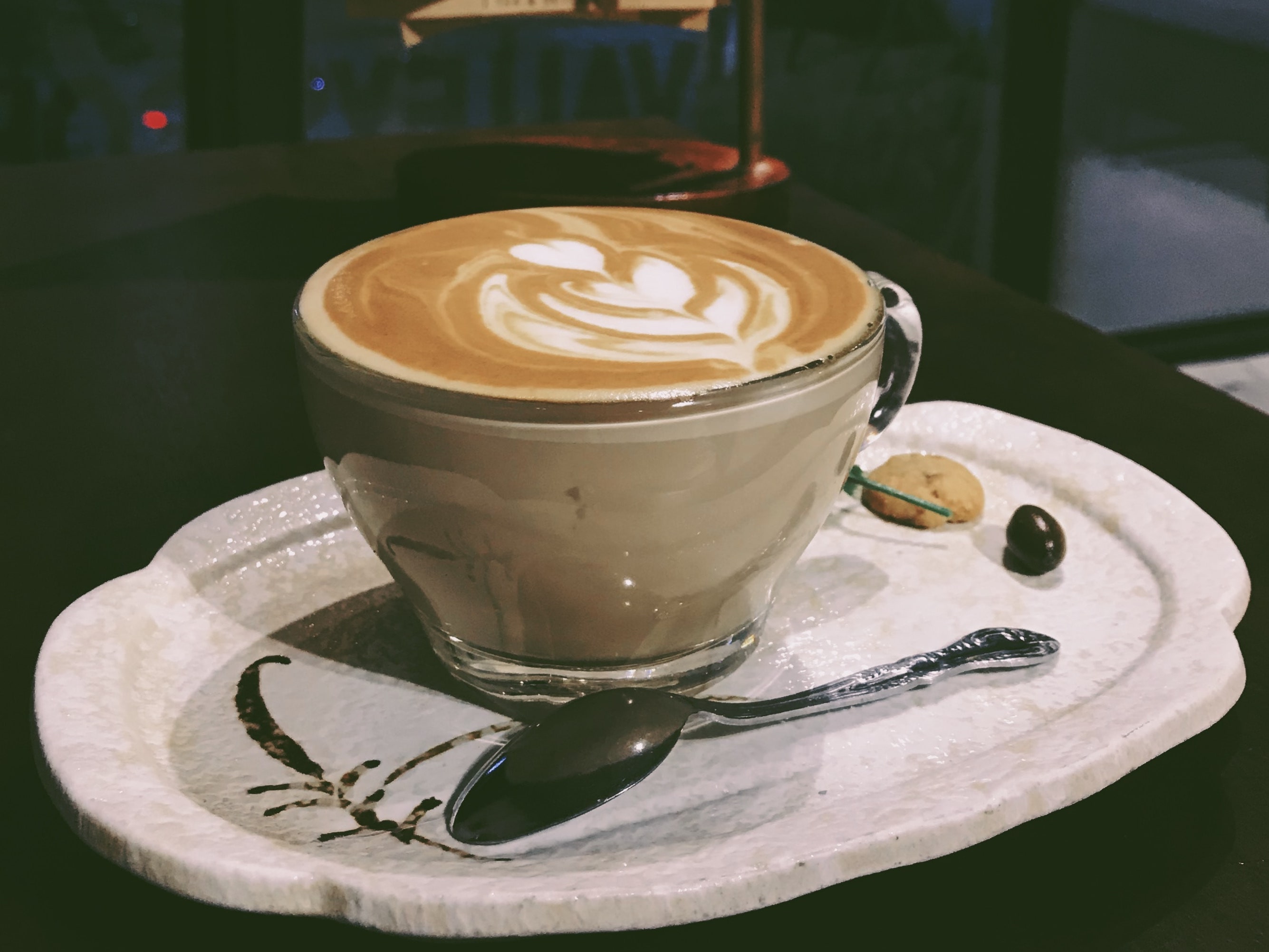 cafe-con-leche-de-almendras.jpg