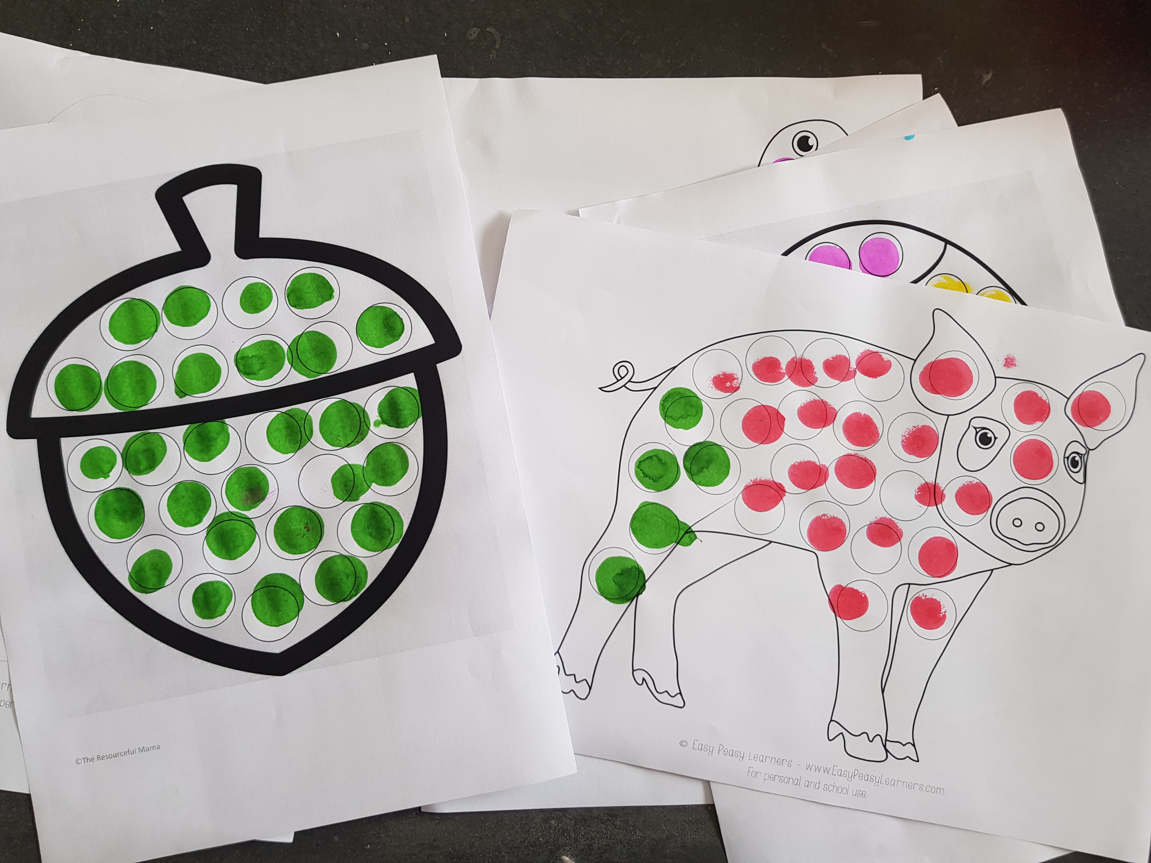 Apple Dot Painting (Dot Marker Printable) - The Resourceful Mama