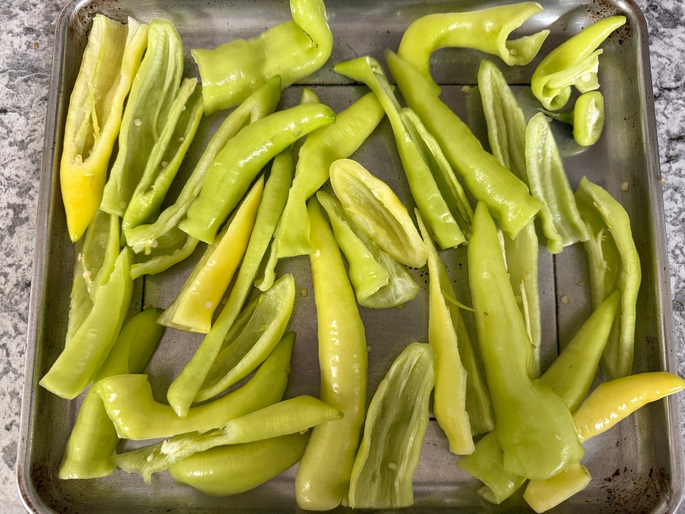 hivegarden-banana-peppers.jpg