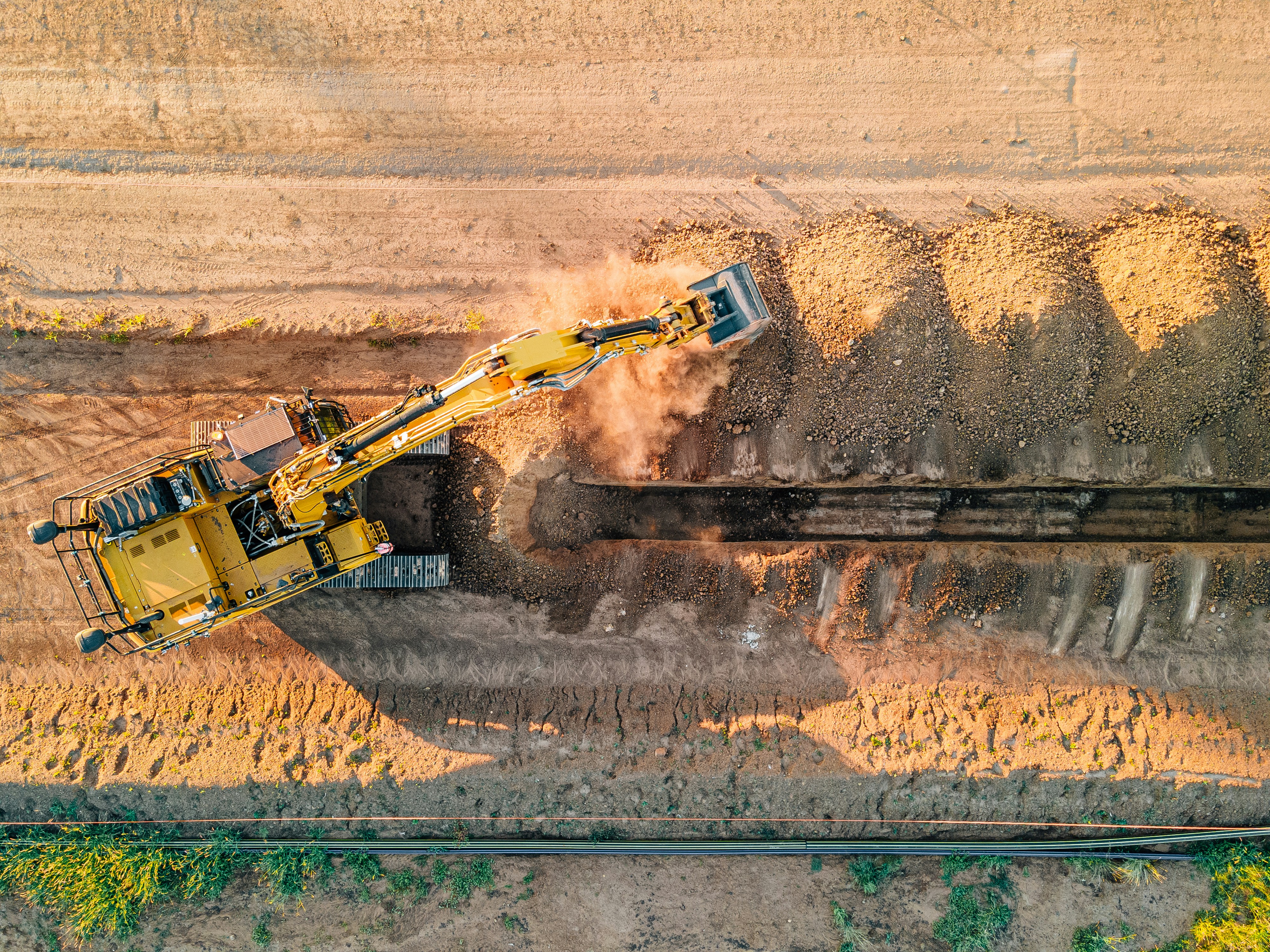 built-robotics-oX2MggrtCVA-unsplash.jpg