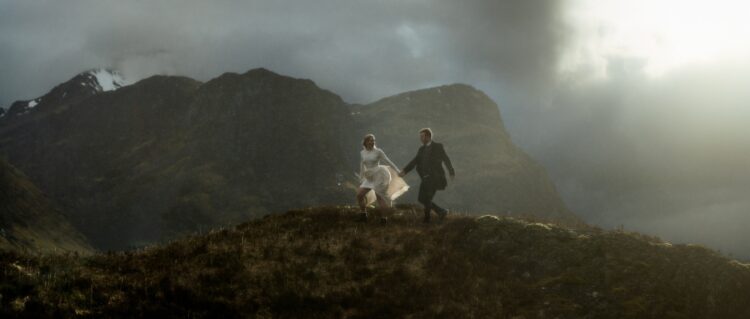 glenceo-elopement-couple-running-in-the-sunshine-sean-bell-750x319.jpg