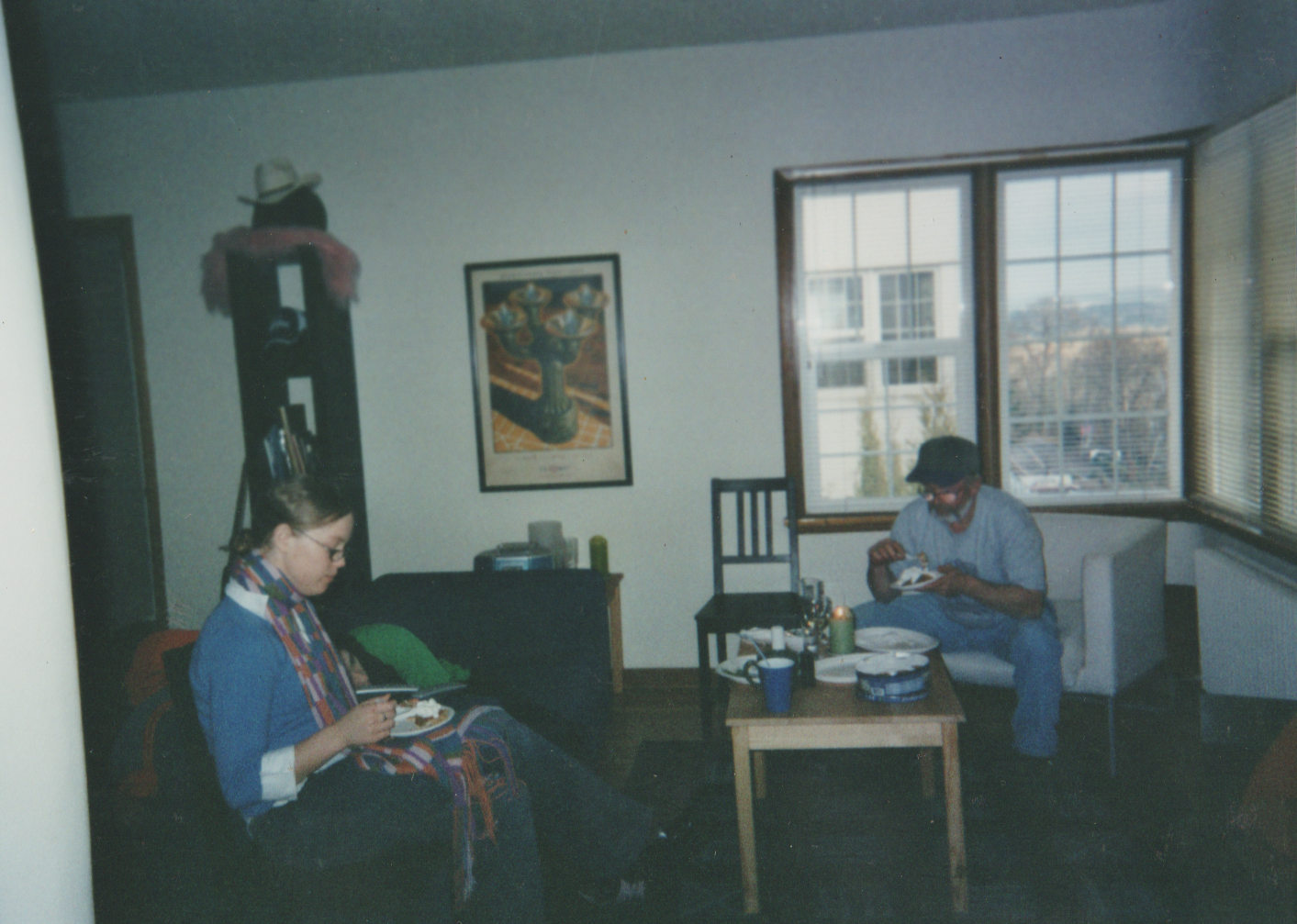 2004-12 - Katie, Don, sitting around.png