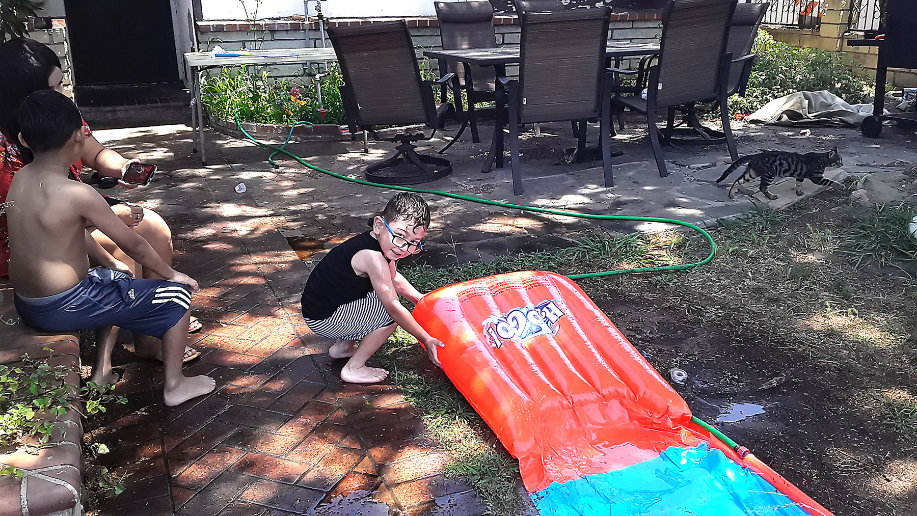 h20 go, waterslide, water slide, nephews, fun, family, kids, family fun, new gift, dtube, hive, jeronimorubio, jeronimo rubio (5).jpg