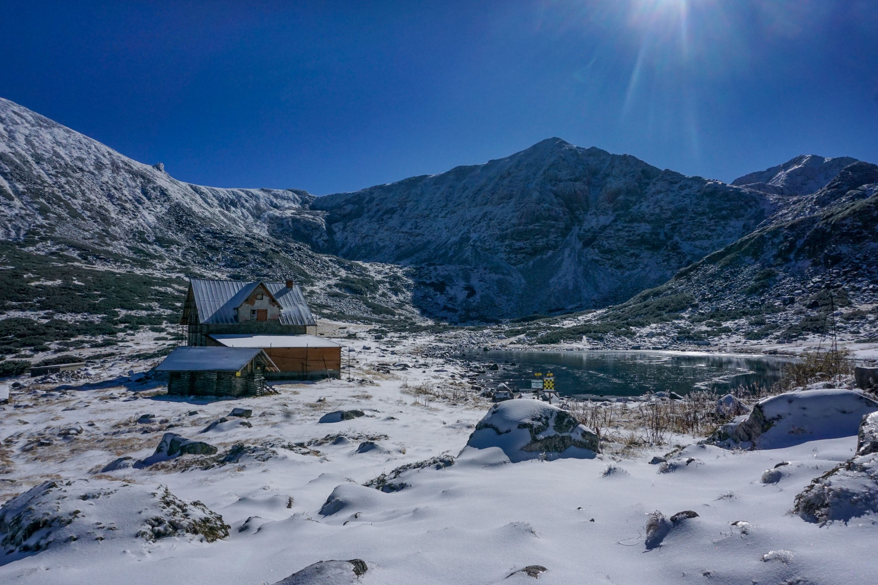 Musala Hut2-09046.jpg