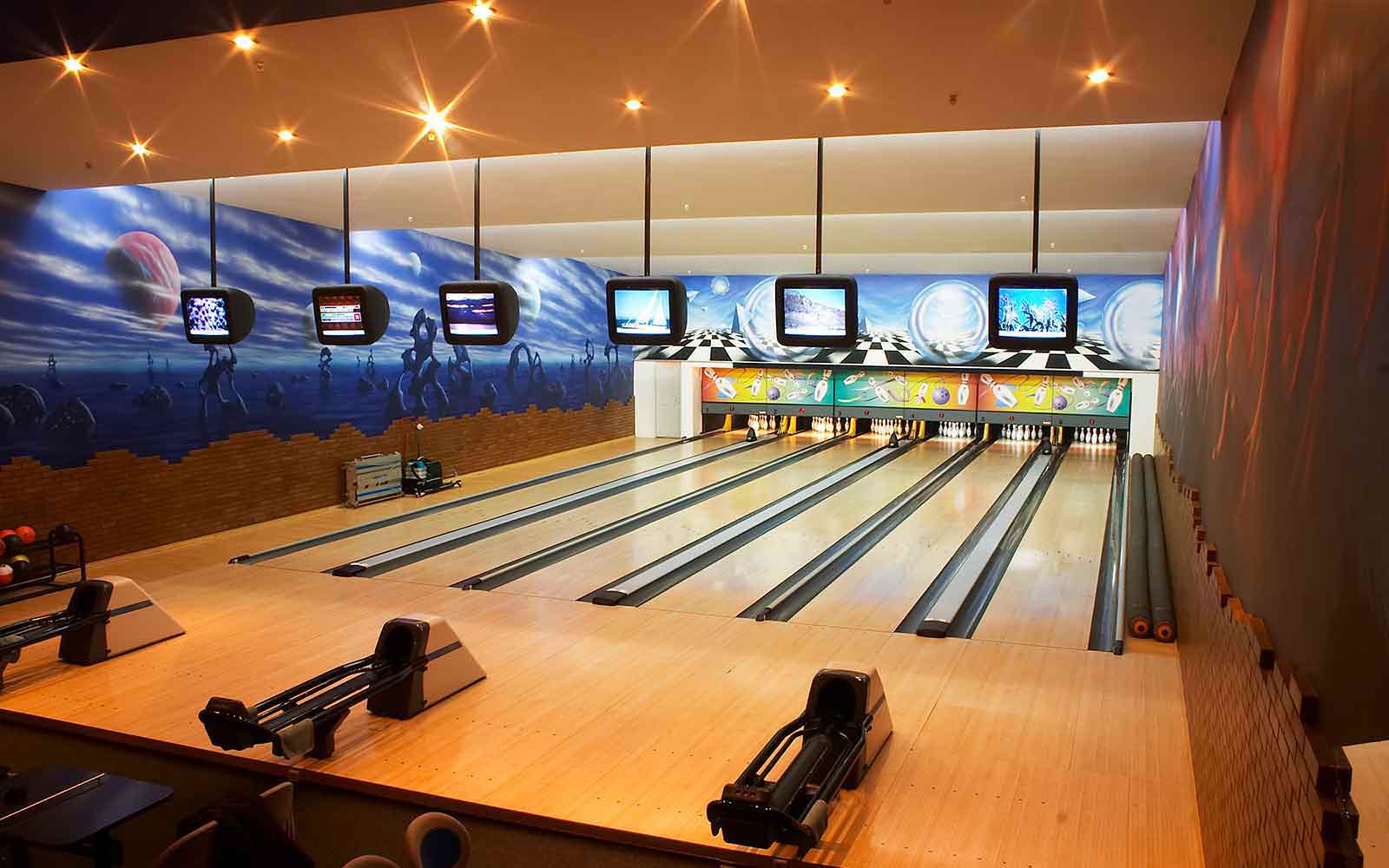 modern-bowling-alley.jpg