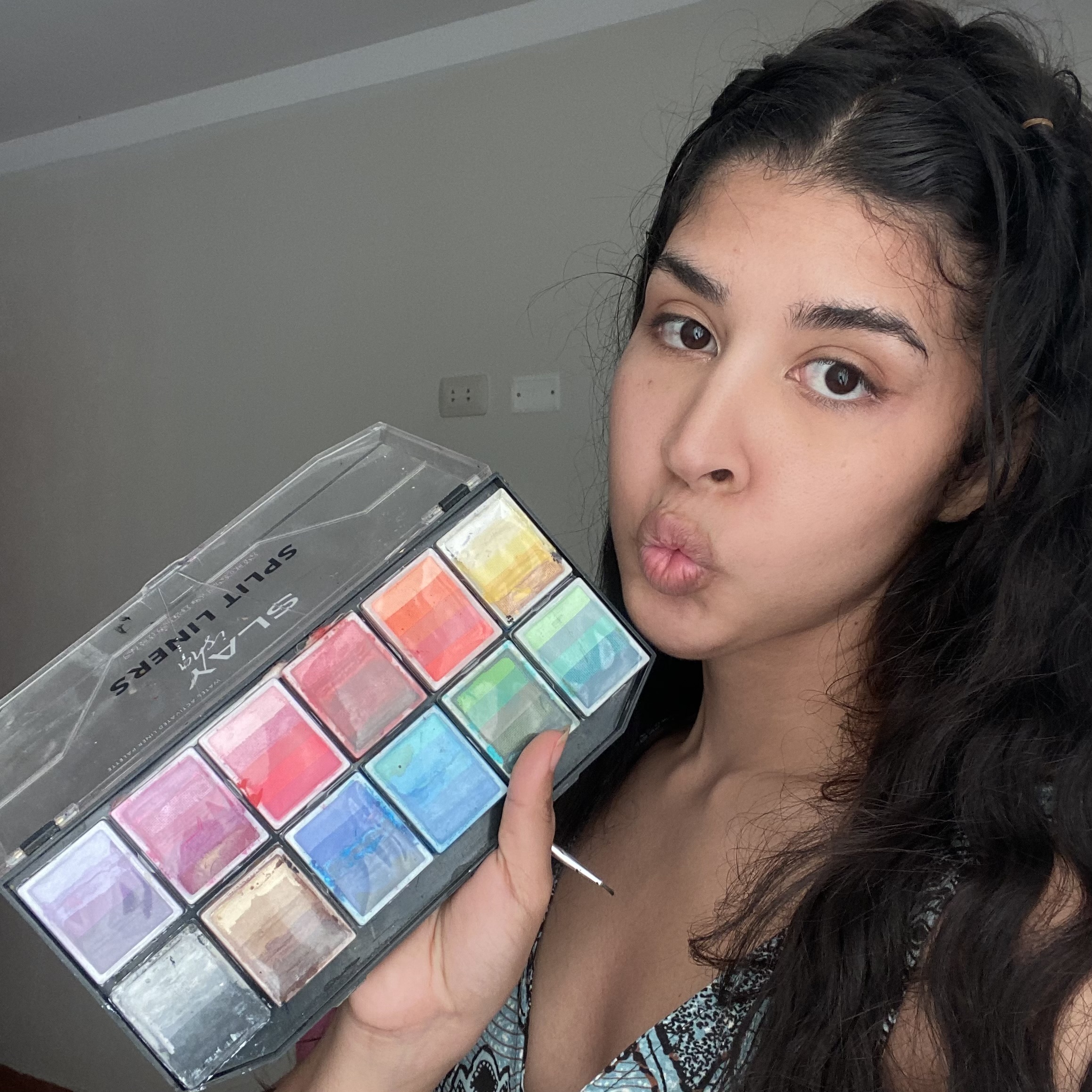 Tricolor makeup