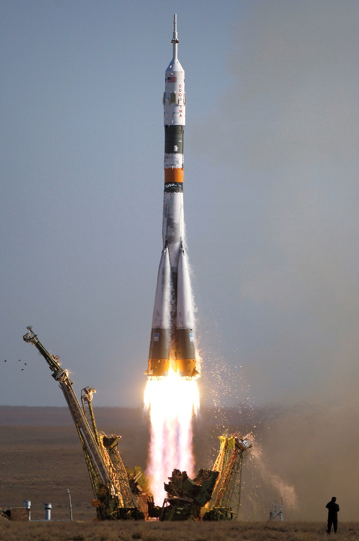 1200pxSoyuz_TMA9_launch.jpg