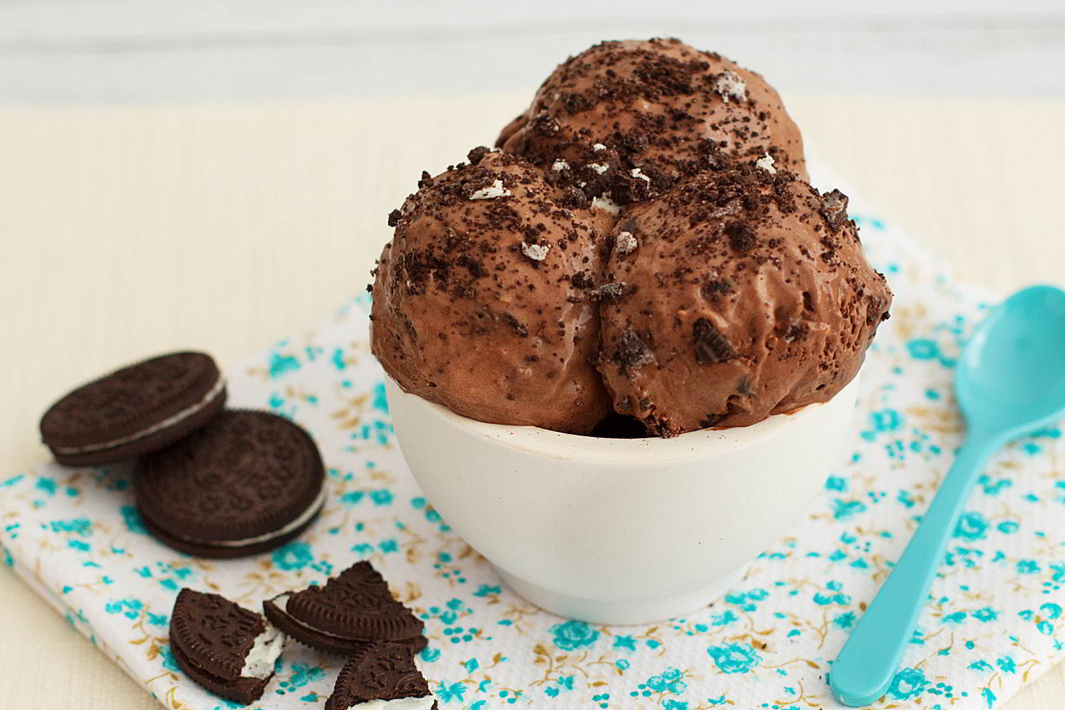 helado-de-chocolate-casero-con-trocitos-de-oreo-irresistible_88_1.jpg