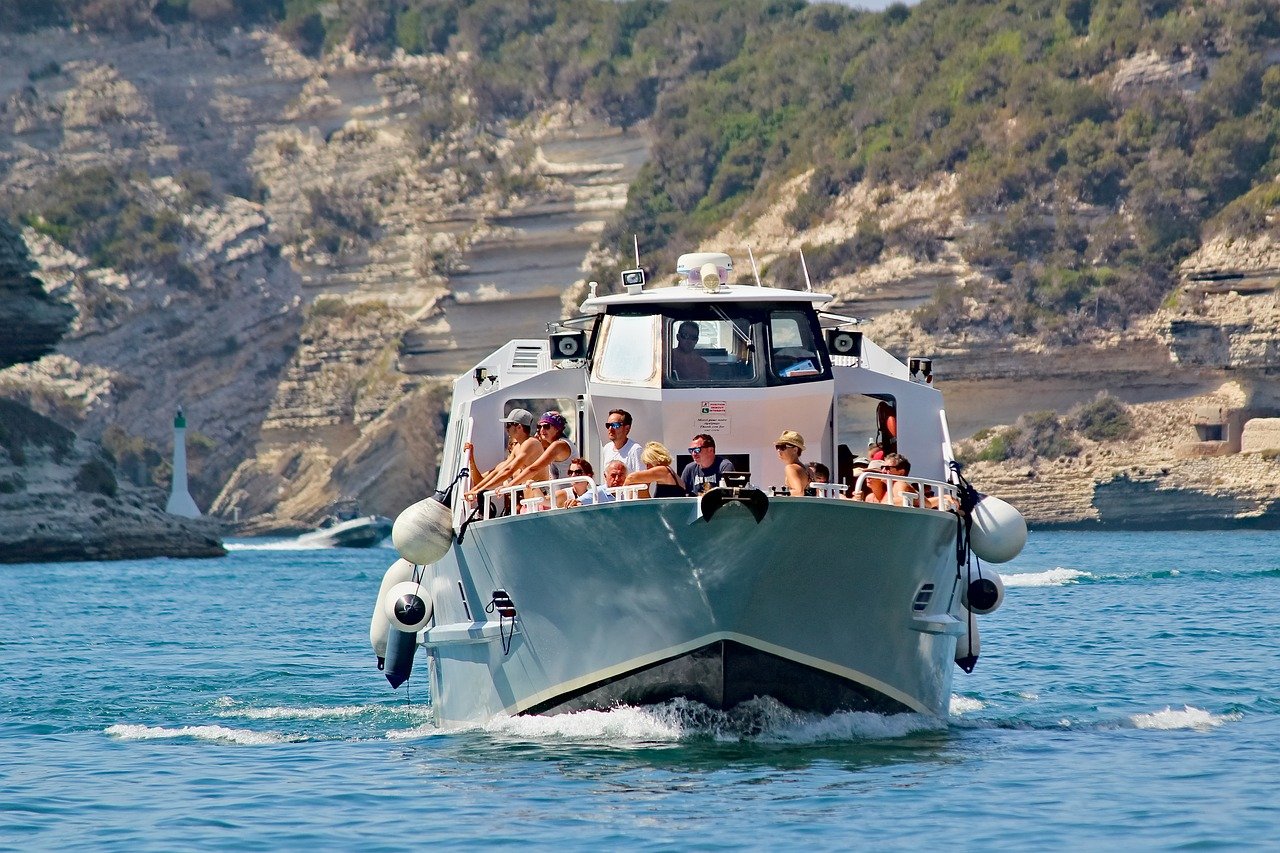ship-8308680_1280.jpg