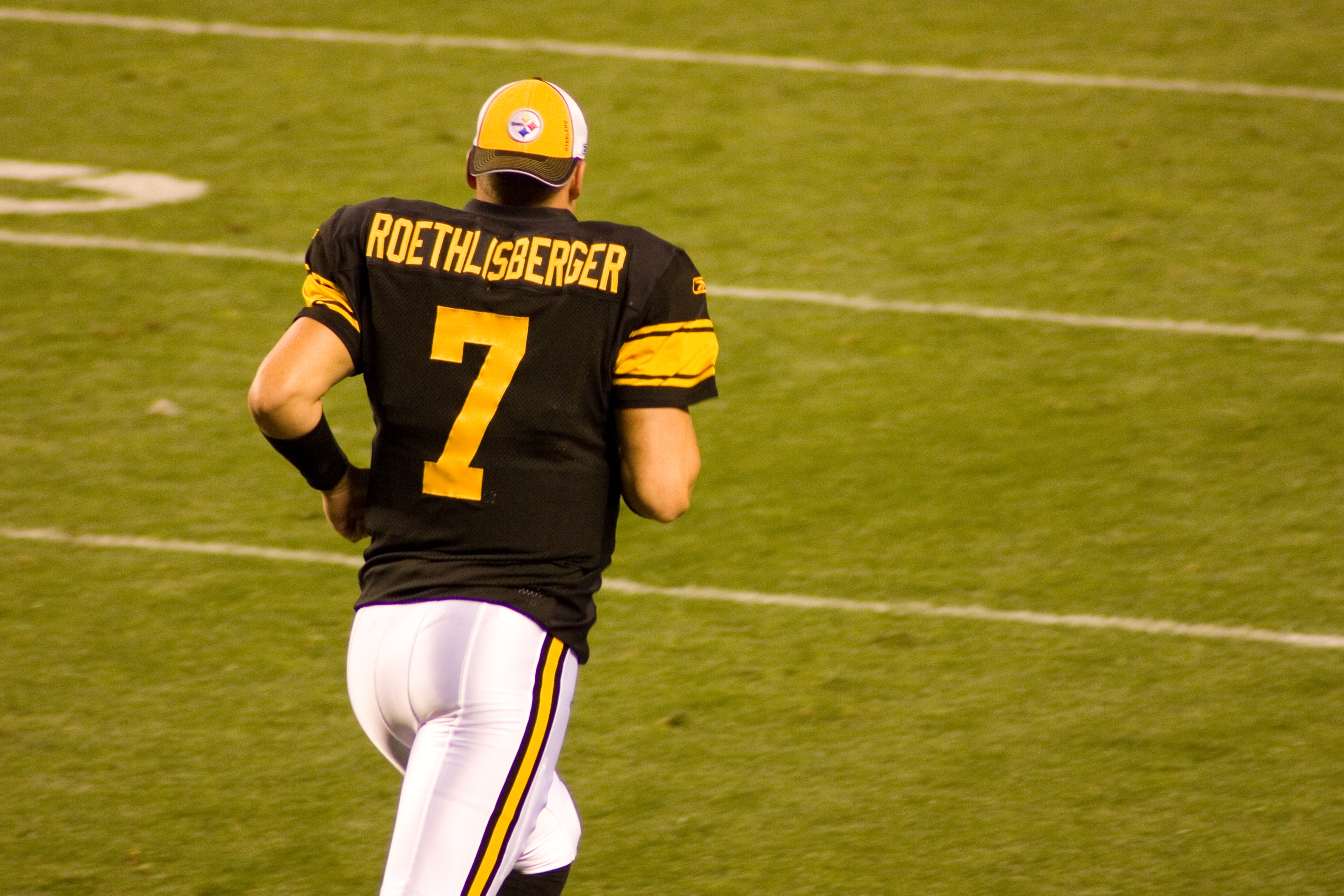 Ben_Roethlisberger_MNF_2008.jpg