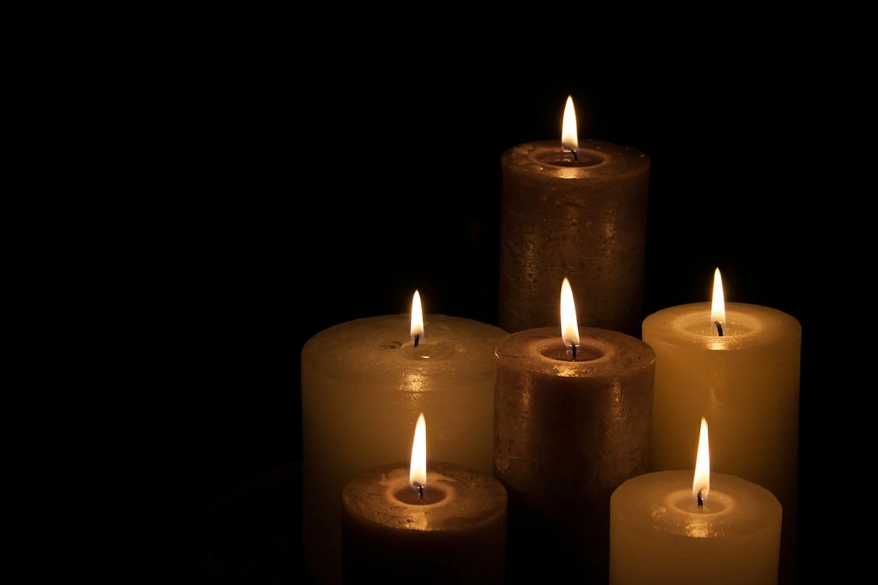 candles-224565_1280.webp