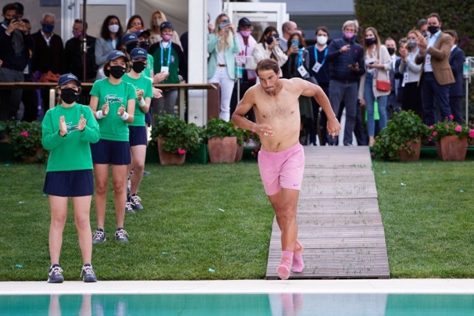 Rafael-Nadal-celebrates-Barcelona-Open-win-with-swimming-pool-dive-2021-photo-2.jpg