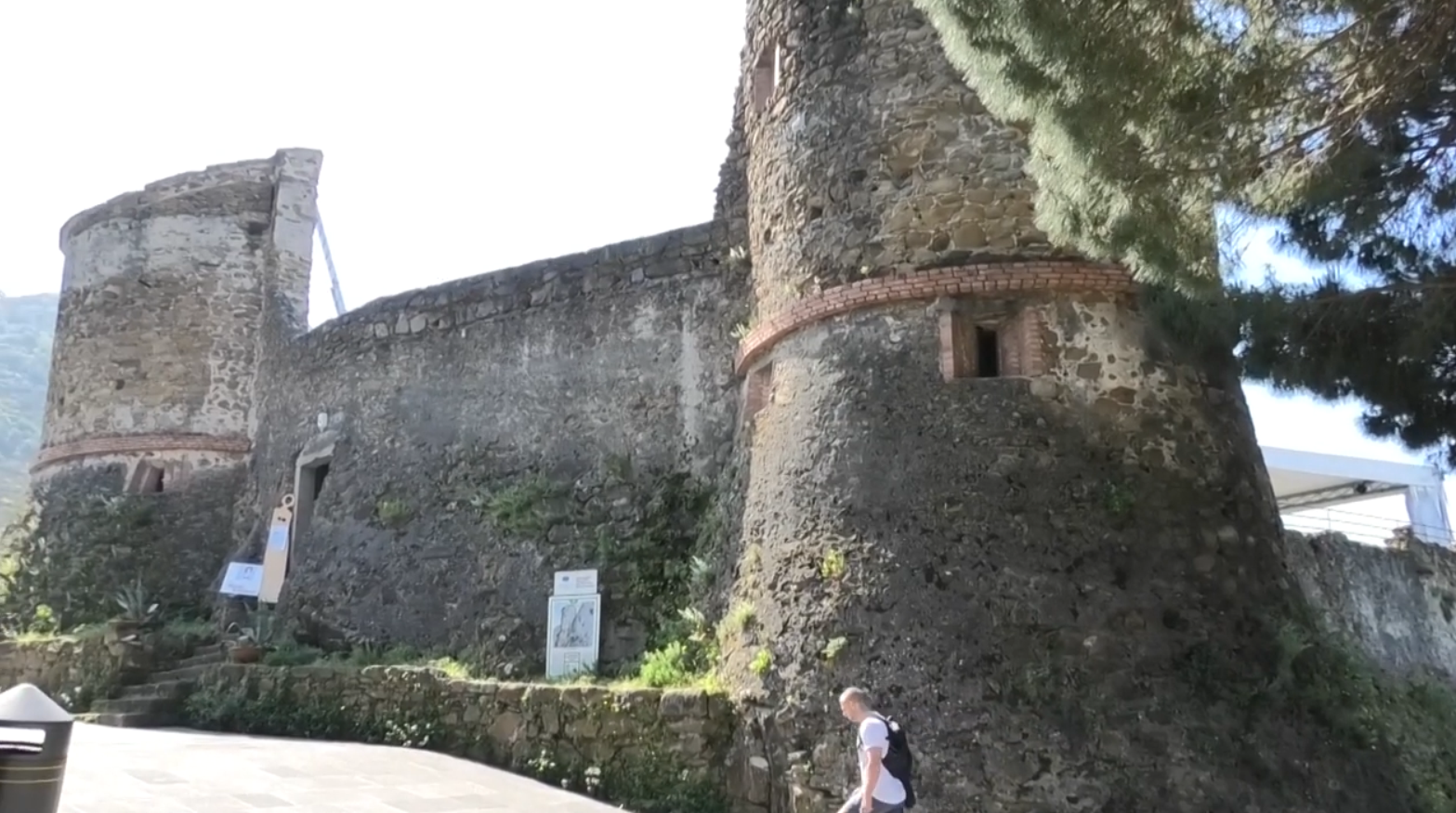 54.-Cinqueterre-Riomaggiore-castillo.png