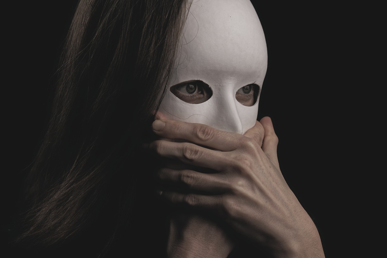 mask-5951789_1280.jpg
