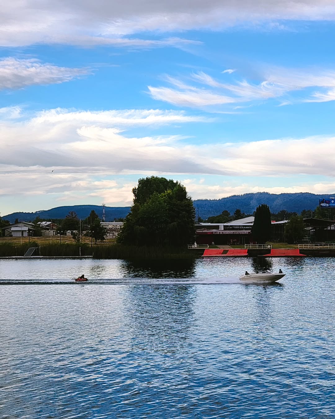 Creo que cada rincón de esta ciudad es fotogenico, eso me da tantas ideas...   ....#rinconcitosdevaldivia #rancgo #valdivia.heic (4).jpg
