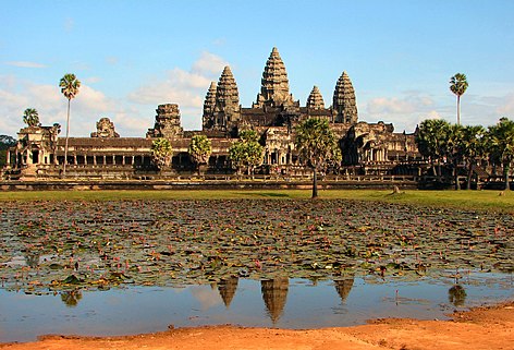 https://images.hive.blog/DQmX7XKiyGLakP1zYPhh6W9LbQZDxB2H5fwNk8hQ2cGCjA9/472px-Angkor_Wat-2833234435.jpg