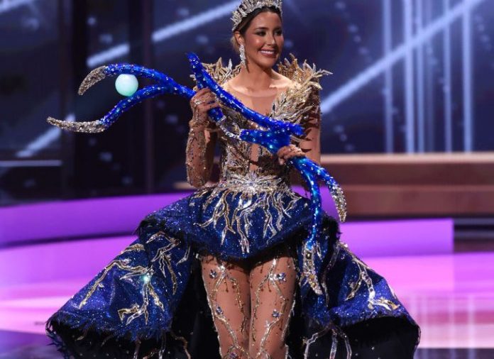 Miss-Venezuela-Foto-Getty-Images-696x506.jpg