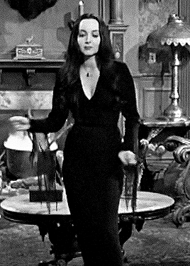 Morticia 01.gif