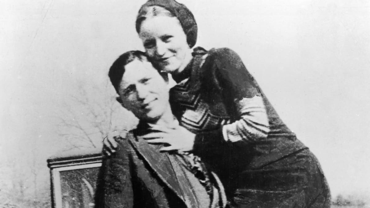 bonnie-and-clyde-gettyimages-3248806.jpg