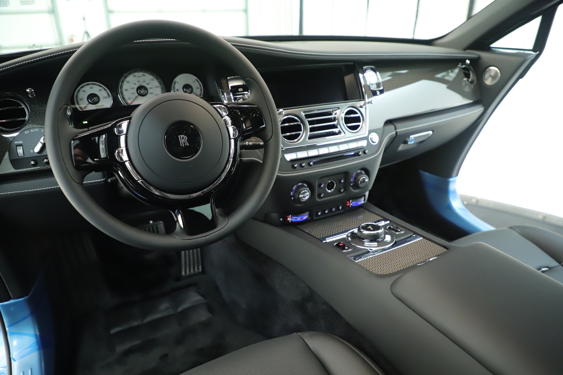 New-2020-Rolls-Royce-Wraith-Black-Badge.jpg