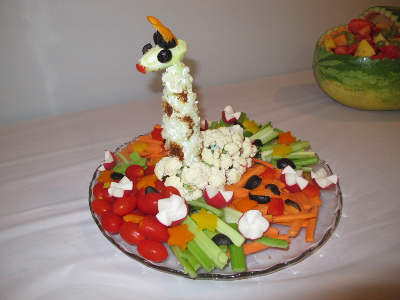 2012-05-26-100-llama-veggie-tray-IMG_5330.jpg