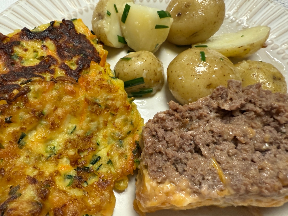 hivegarden-zucchini-fritters-2.jpg