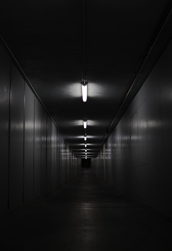 corridor-room-black-and-white-walls-wallpaper-preview.jpg