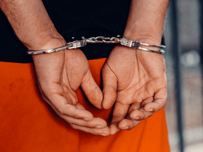 https://images.hive.blog/DQmXojPt1cipsLHgdUUohdJPYiPayCsKWjJXf7dkrQ3dpYA/arrested.png
