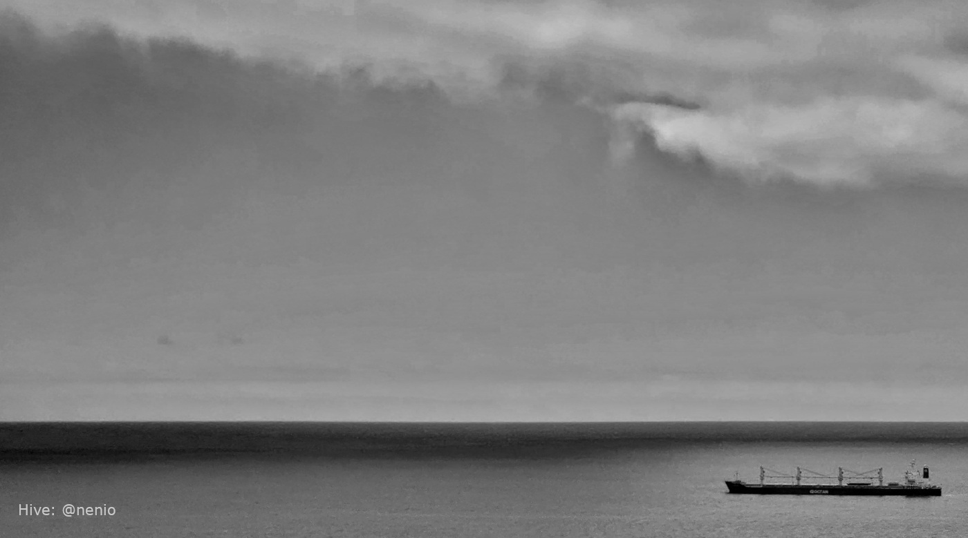 stillness-001-bw.jpg
