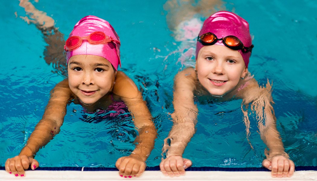 swimming_50466308_1050x600.jpg