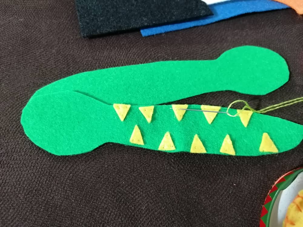 diy-felt-snake (16).jpeg