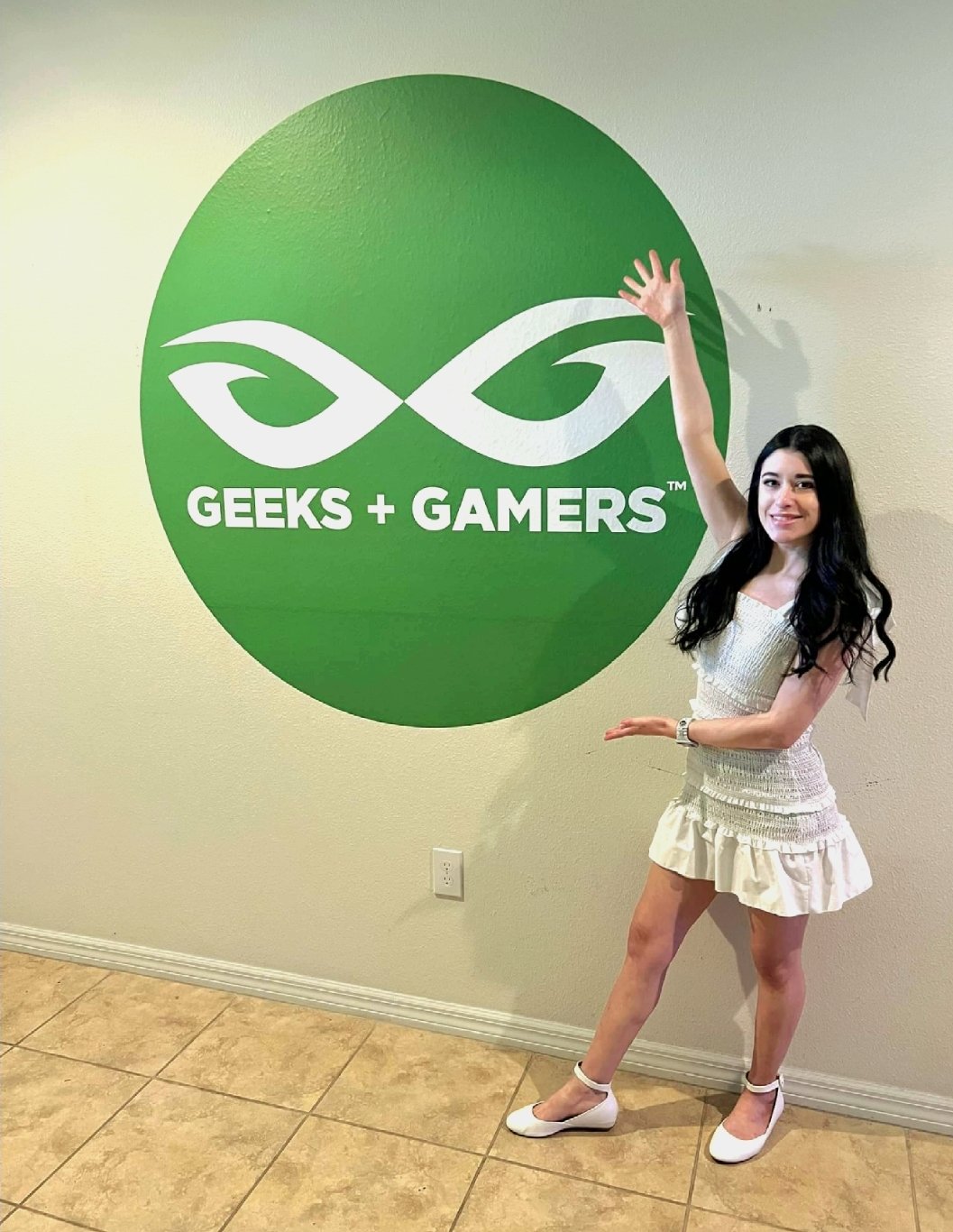 Geeks + Gamers Girl Fo85oEKWIAIZinr.jpeg