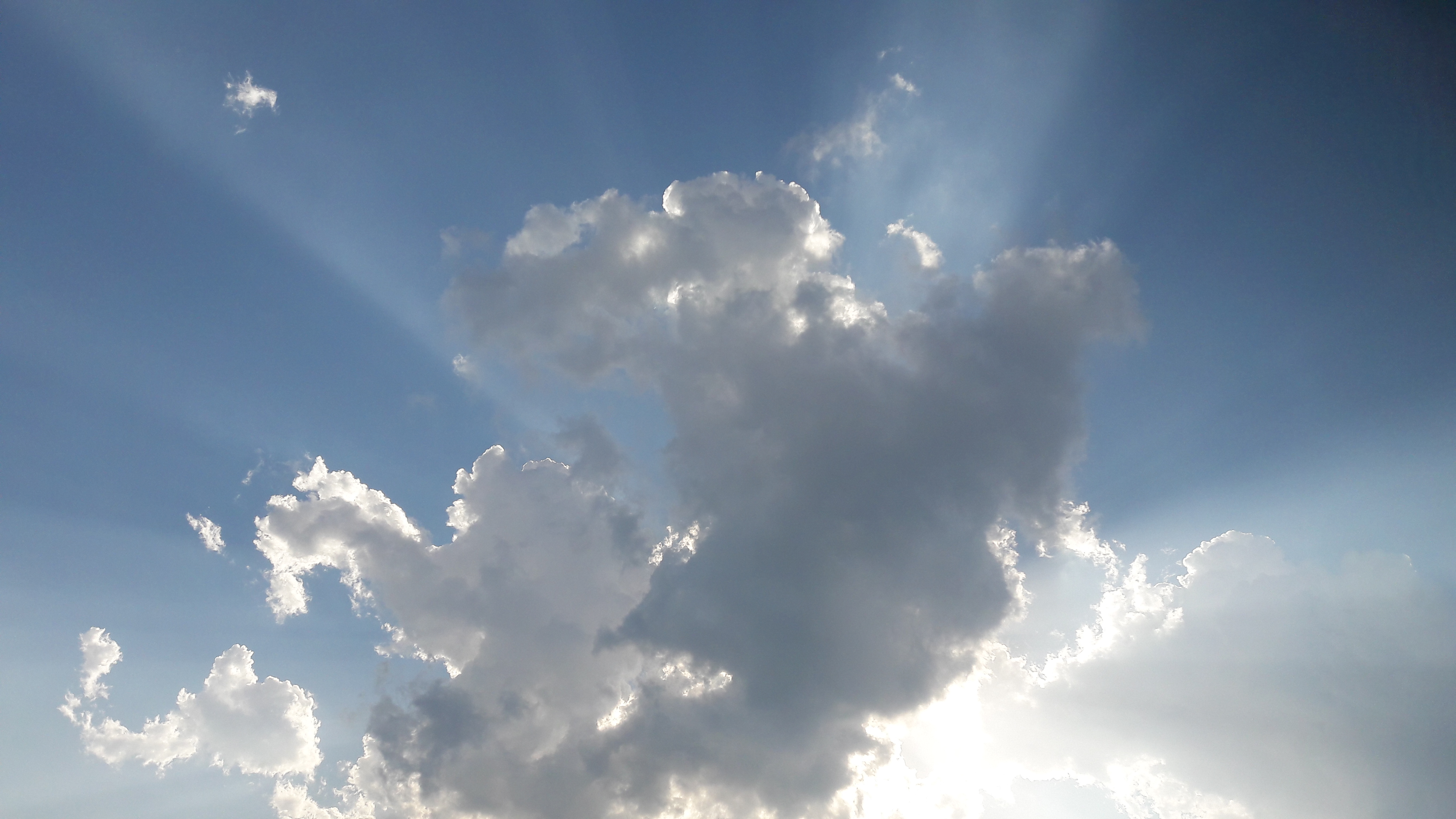 Skies-Clouds-Godray-Publicdomain (5).jpg