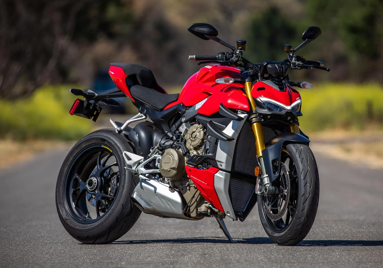 2020-Ducati-Streetfighter-V4-S-Review-naked-upgright-sport-motorcycle-7.webp