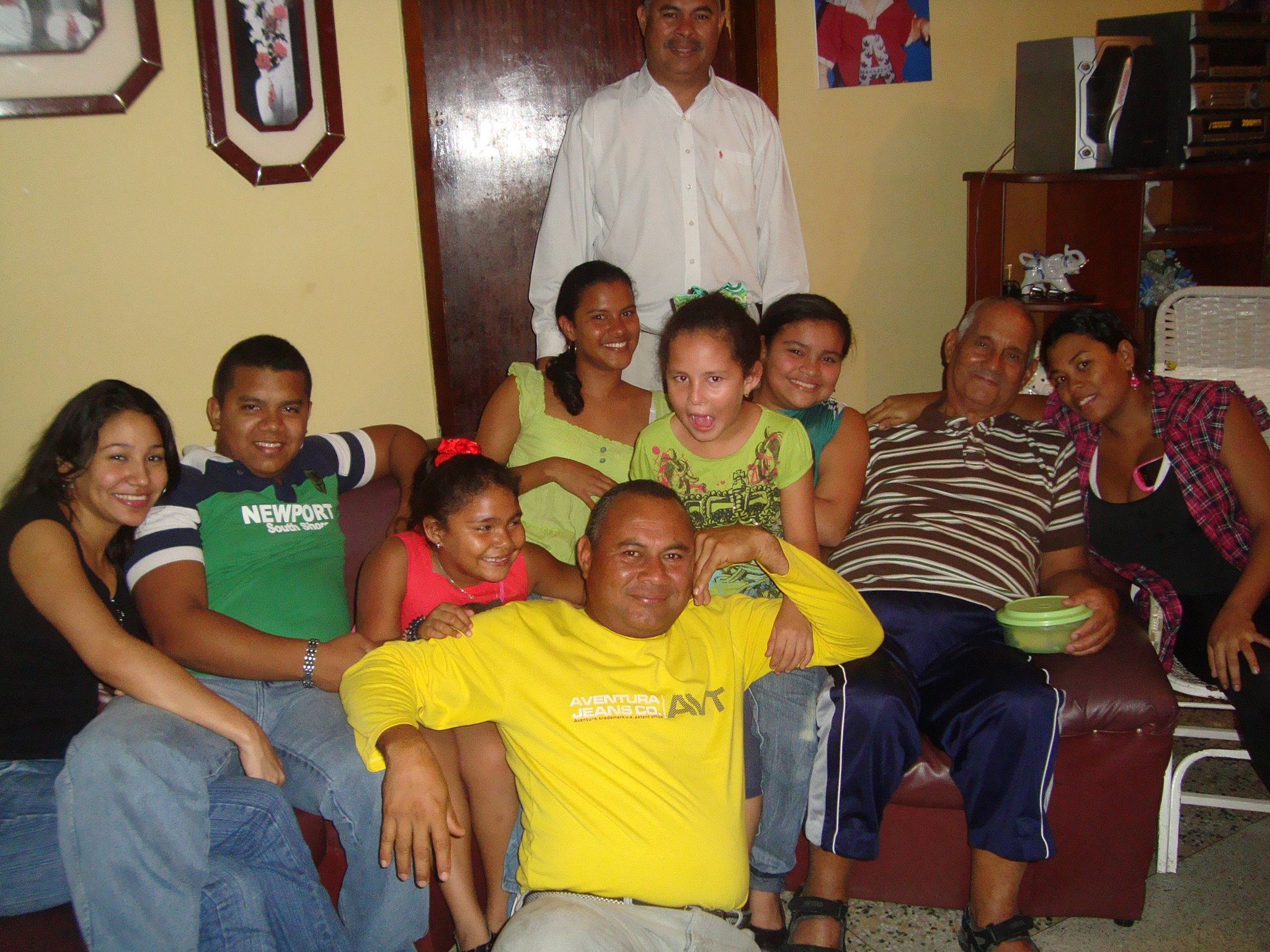 mi padre y sus nietos 12.jpg