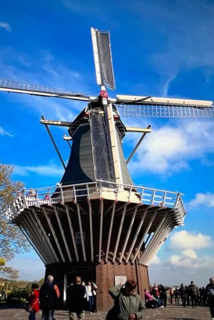  " " \"windmill2.jpg\"""