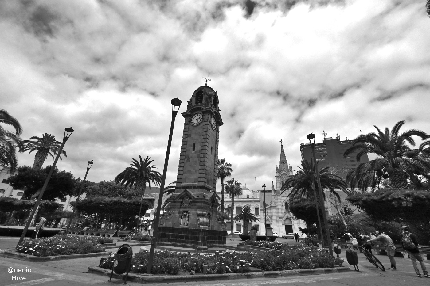plaza-colon-002-bw.jpg
