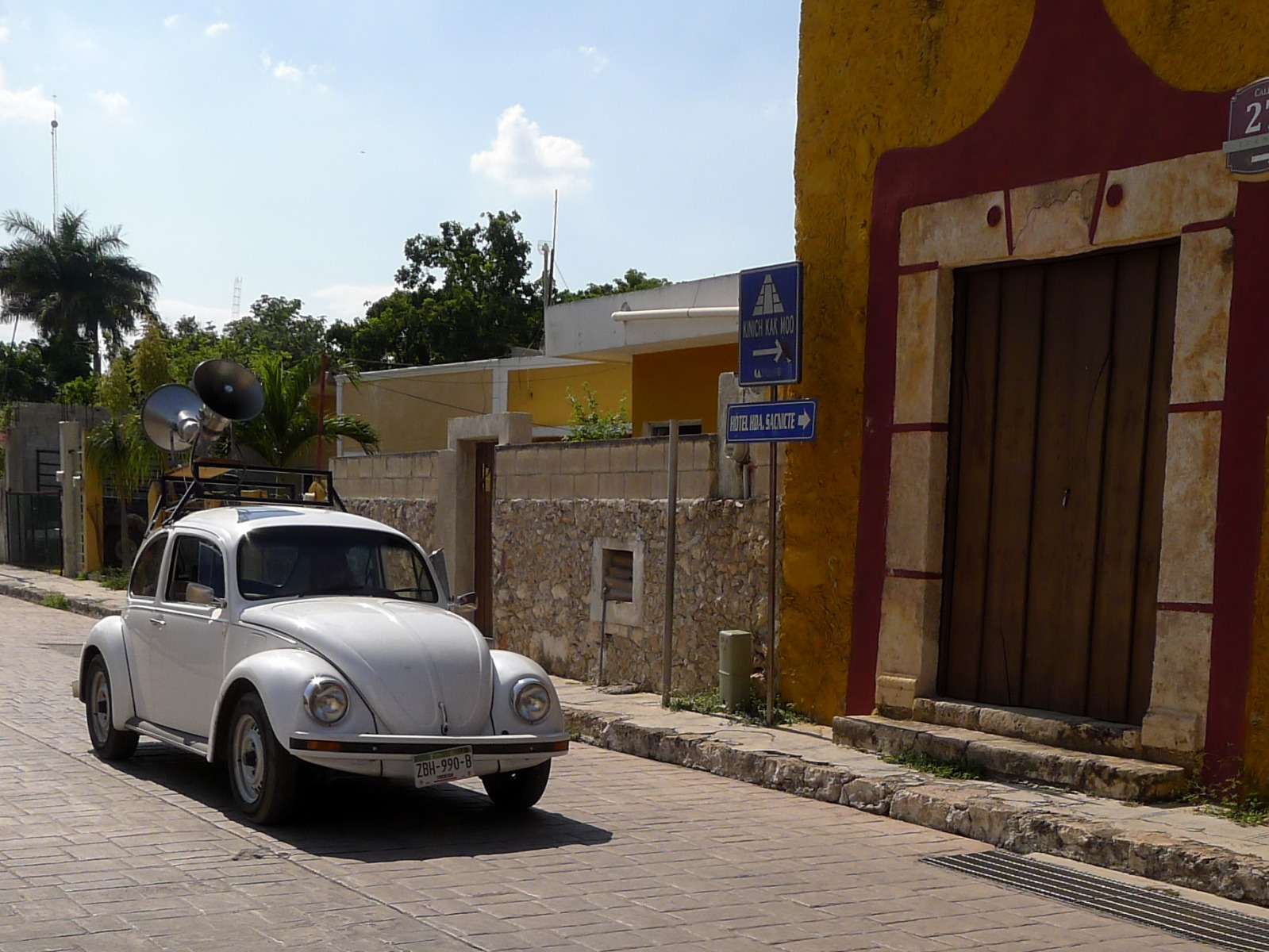 Mexiko Izamal Strassen ciudad amarilla VW-Kaefer