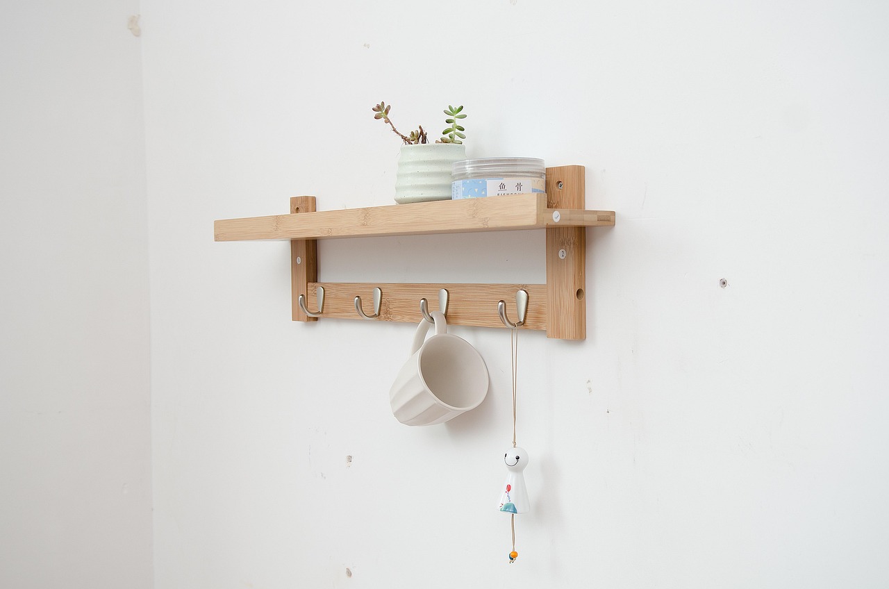 coat-rack-2422322_1280.jpg