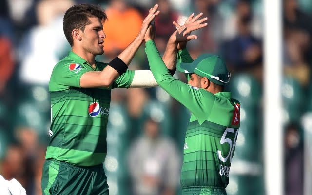 Shaheen-Afridi-and-Babar-Azam.jpg