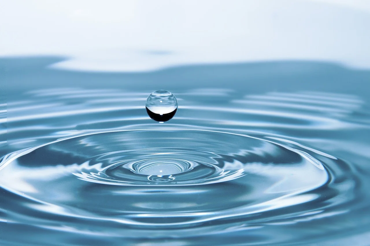 https://images.hive.blog/DQmZGwBSPbR8ht1DD6HUkR1v2JUx3uW6zztkmM42k6YpDWt/drop-of-water-578897_1280.webp