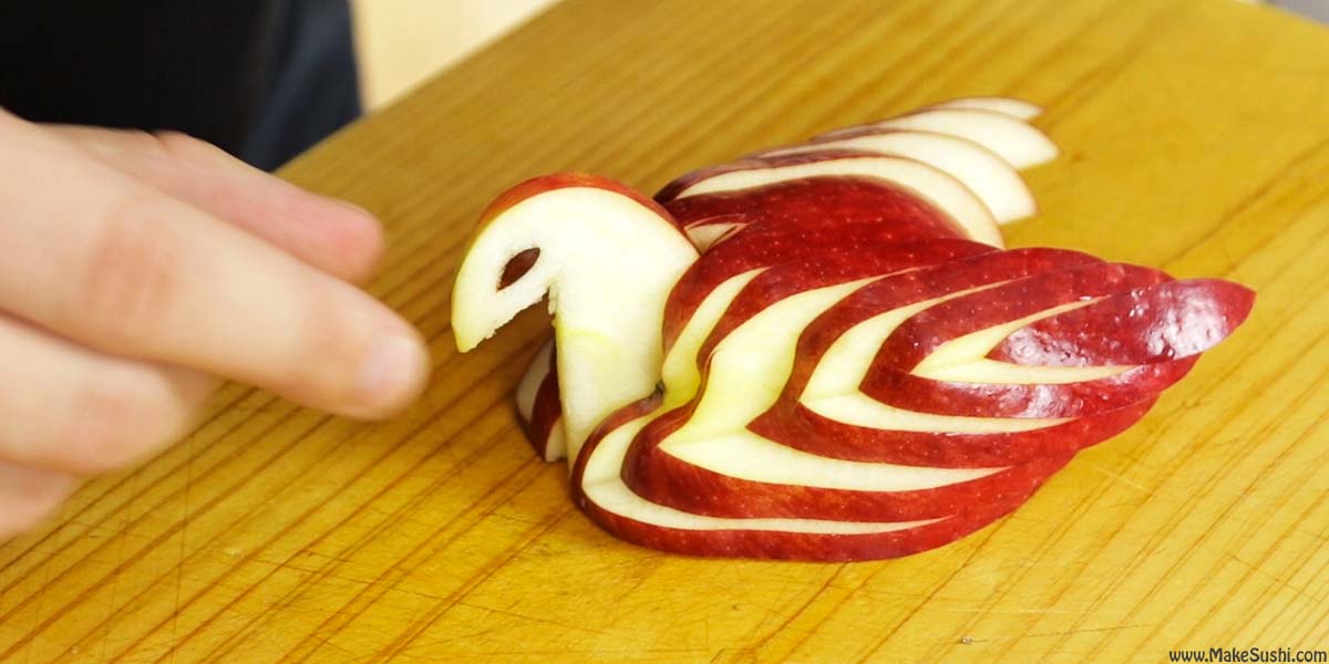 adding-eyes-to-apple-swan.jpg