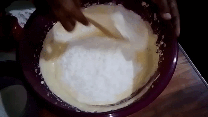 mezclando la harina (online-video-cutter.com).gif
