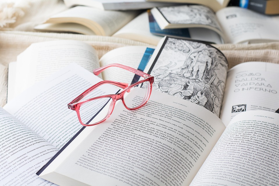 glasses-4704055_960_720.jpg