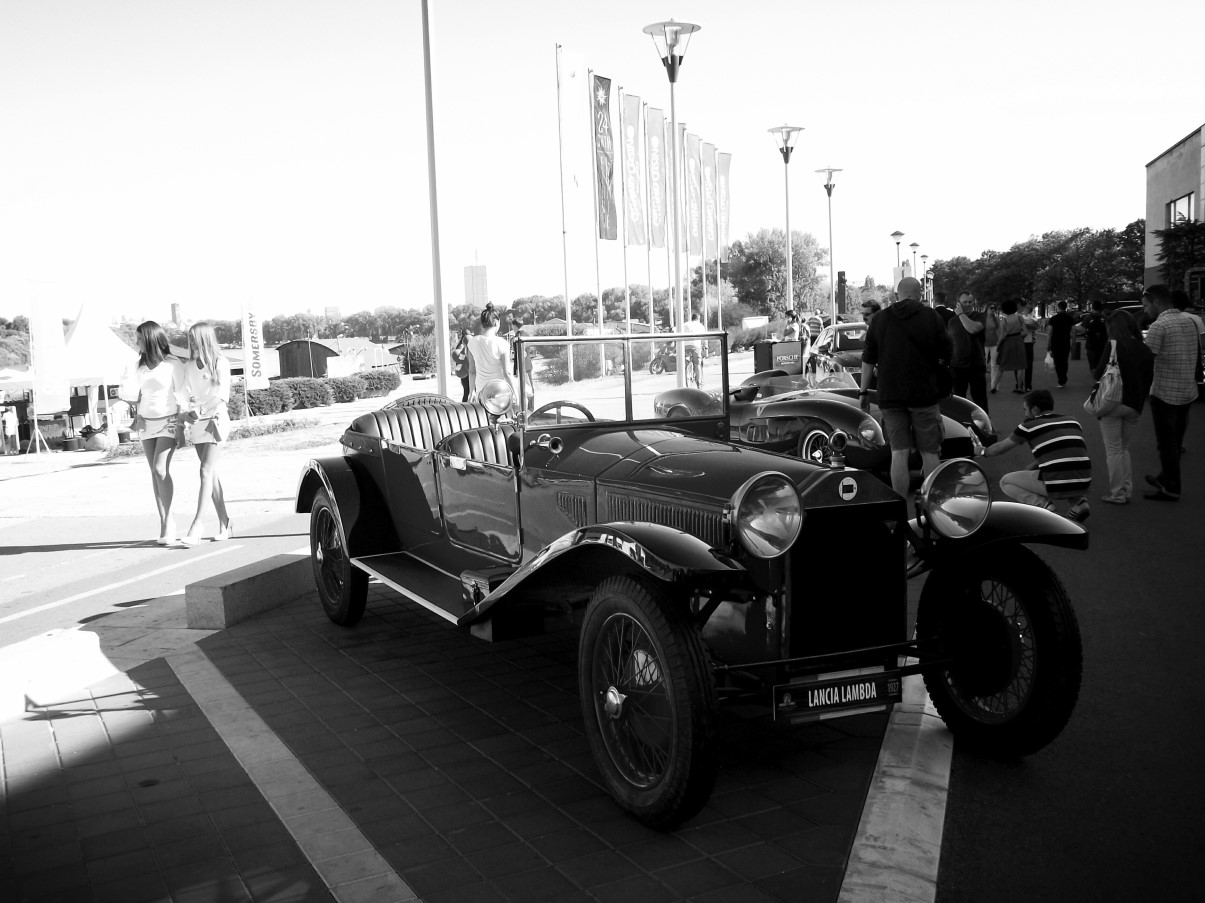 DSCF2966_bw.jpg