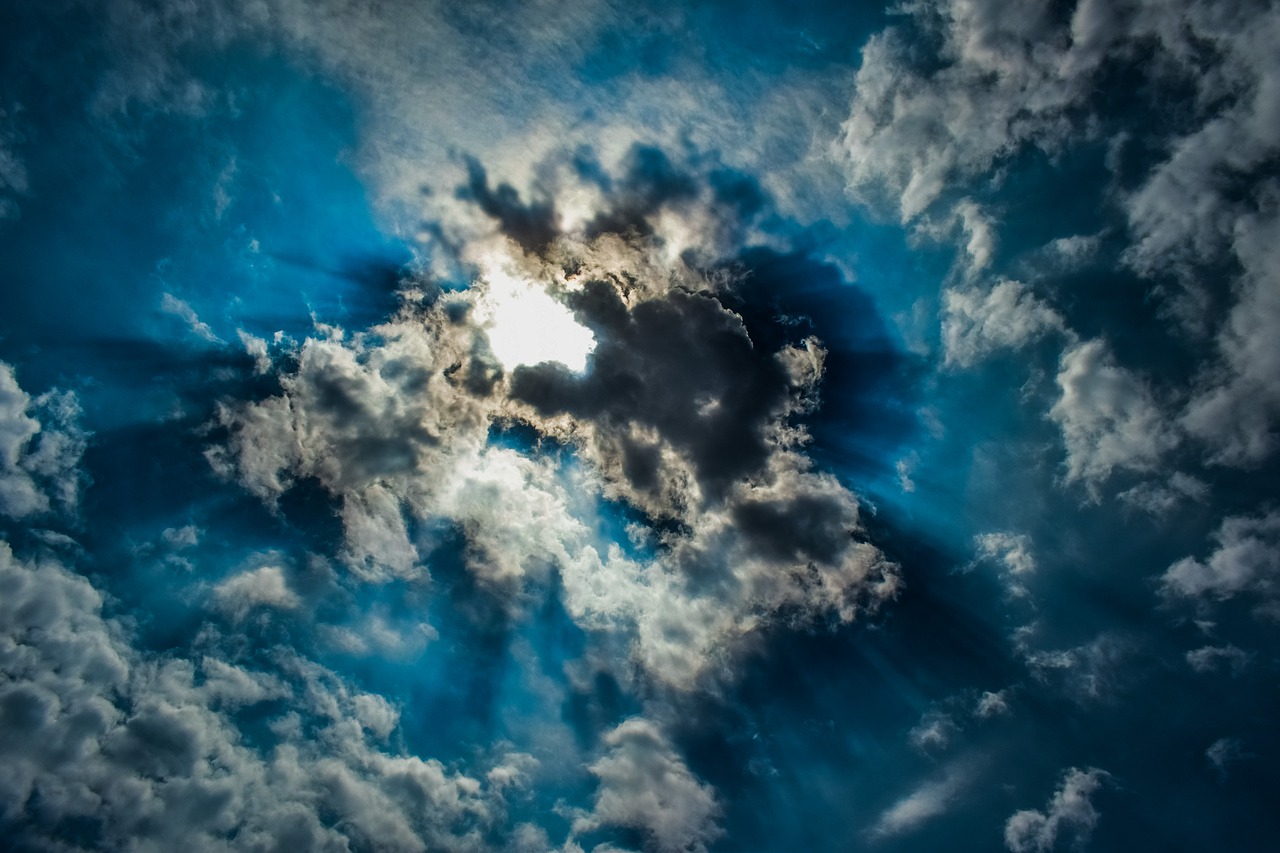 clouds-3353159_1280.jpg